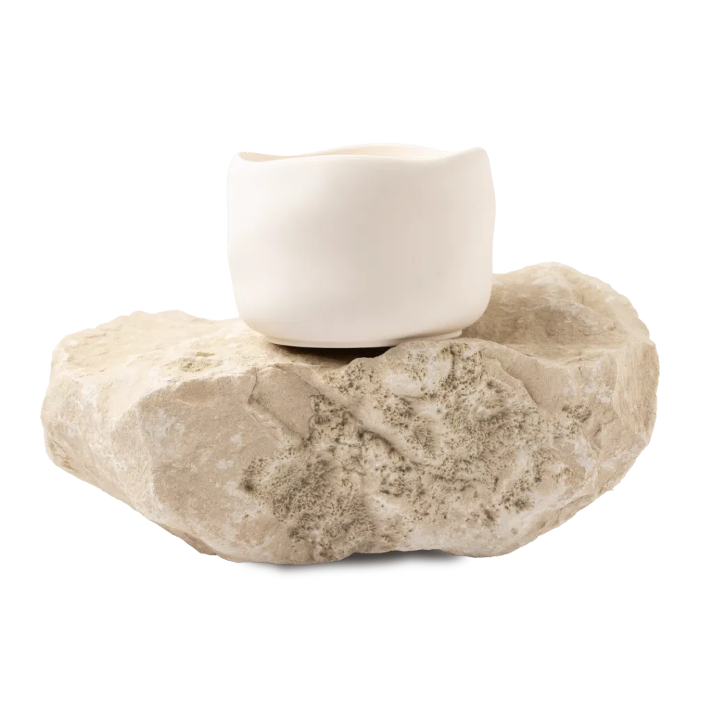 White Musk & Maple handmade candle in a natural Jesmonite vessel
